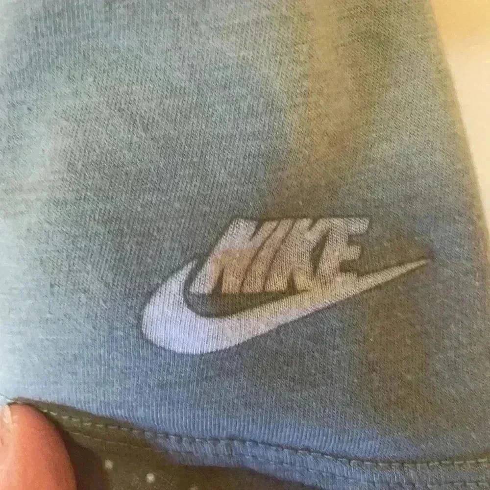 NIKE Women’s Tank Top - Picture 4 of 8
